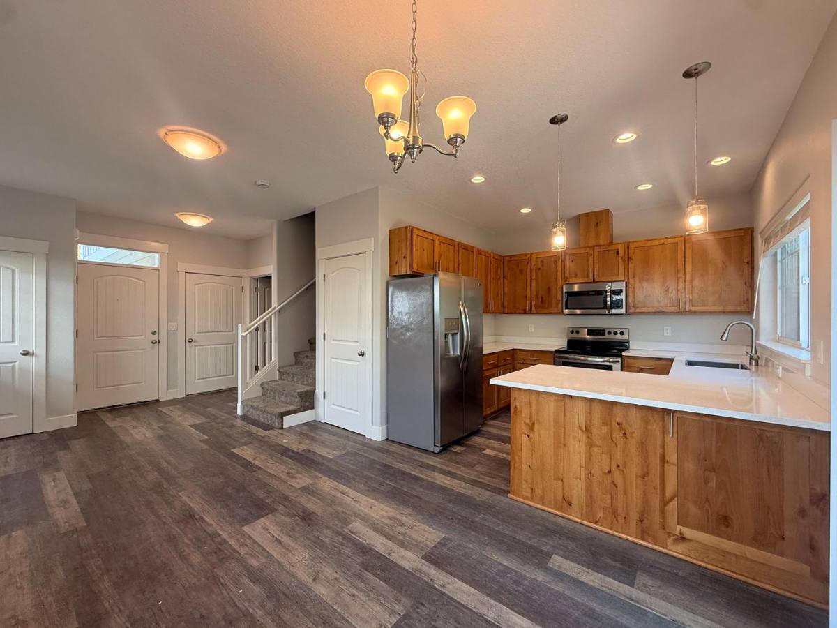 Apartment for rent at 5711-5713 Honey Bee St S, Salem, OR 97306