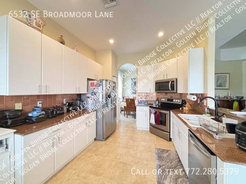 House for rent at 6532 SE Broadmoor Lane, Stuart, FL 34997