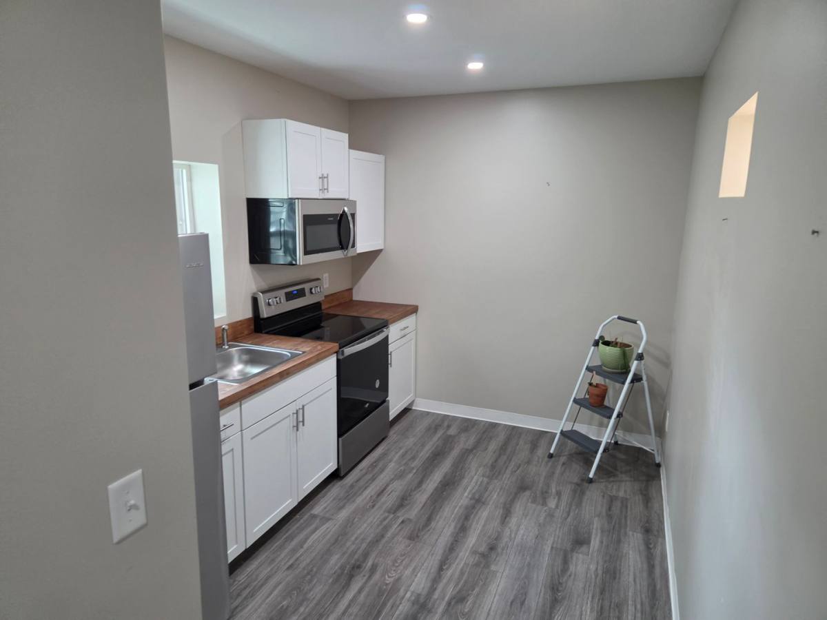 Townhouse for rent at 8 W 20th St, Wilmington, DE 19802