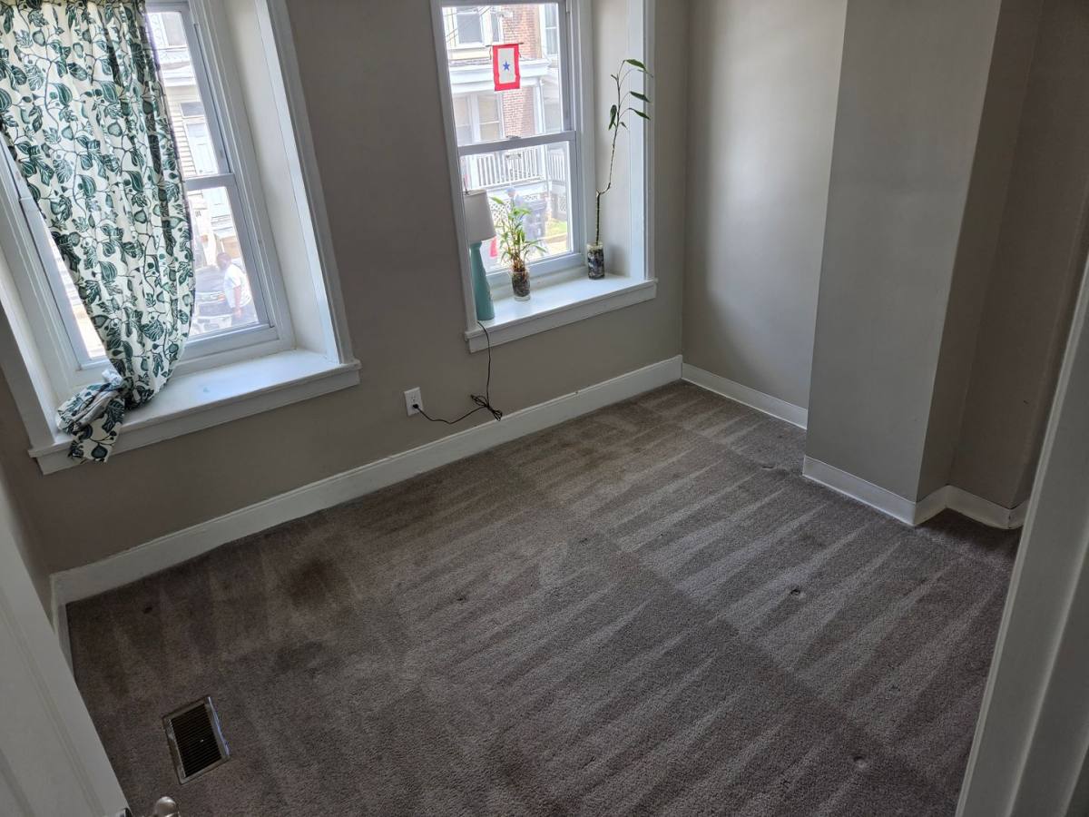 Townhouse for rent at 8 W 20th St, Wilmington, DE 19802