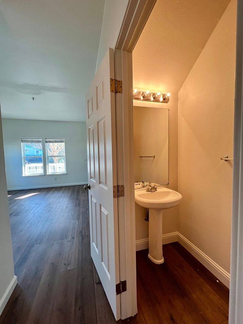 Apartment for rent at 1540 Pueblo Avenue, Units A-N, Napa, CA 94558