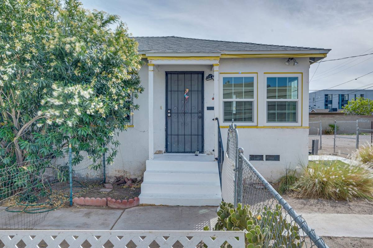 Apartment for rent at 914 S 4th St #2, Las Vegas, NV 89101