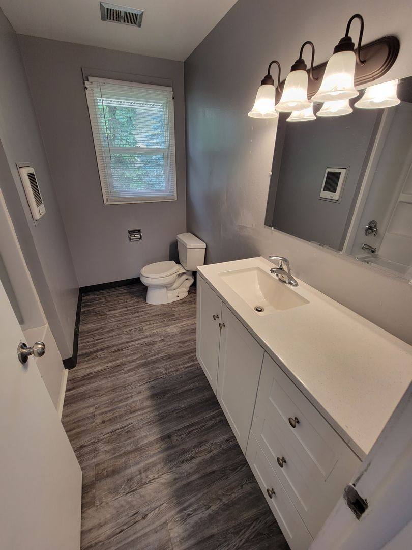 Apartment for rent at 1617 Freedom Rd, Little Chute, WI 54140