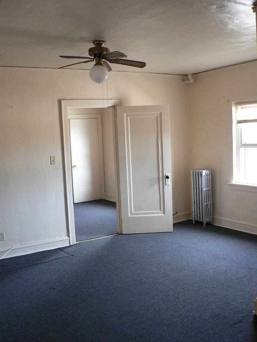 Apartment for rent at 2020 Washington St, Waukegan, IL 60085