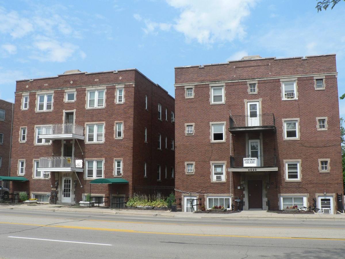 Apartment for rent at 2020 Washington St, Waukegan, IL 60085