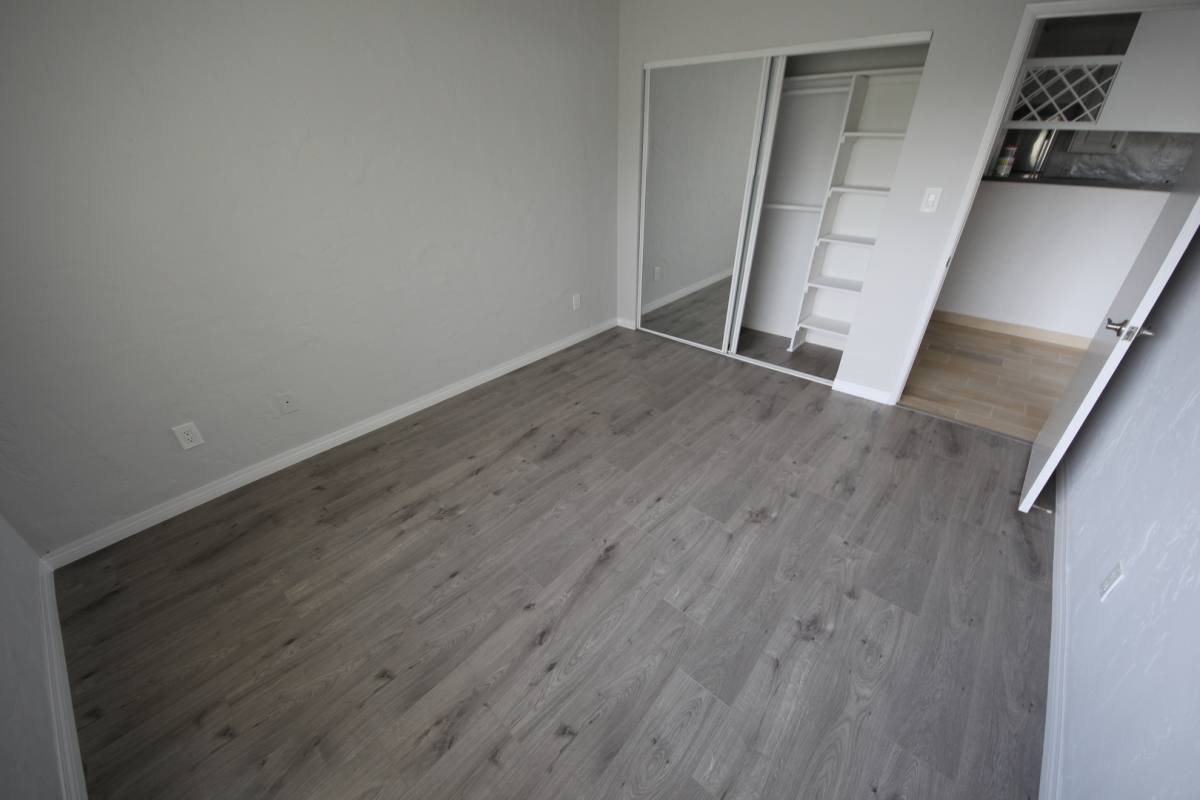 Apartment for rent at 415 N Venice Blvd, Venice, CA 90291