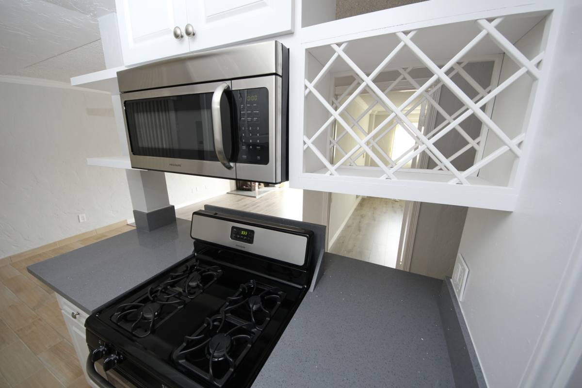 Apartment for rent at 415 N Venice Blvd, Venice, CA 90291