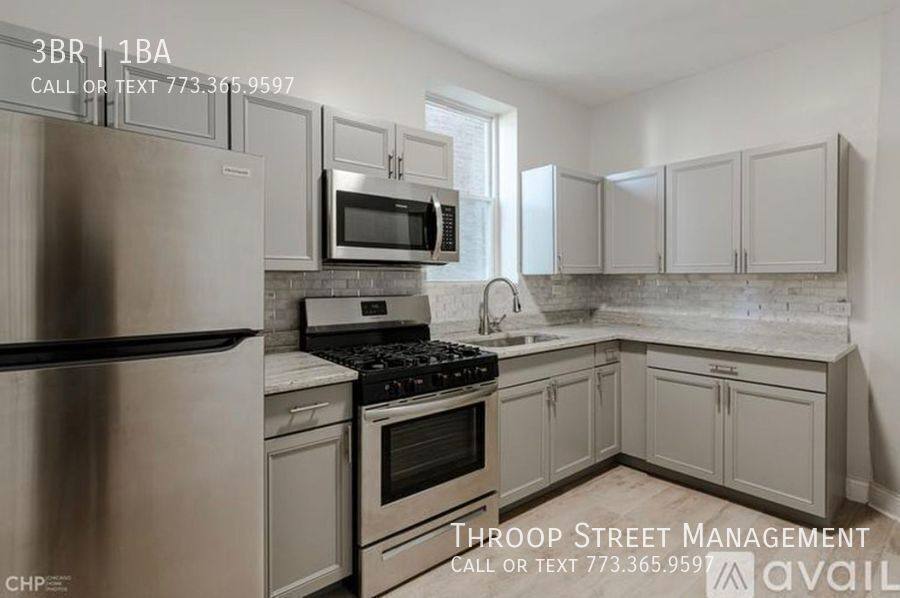 Apartment for rent at 6032 S Saint Lawrence #1, Chicago, IL 60637
