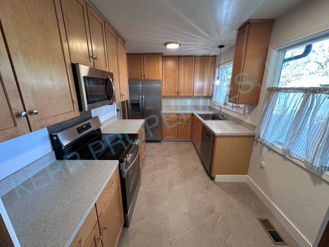 House for rent at 1160 NW Bella Vista Place, Gresham, OR 97030