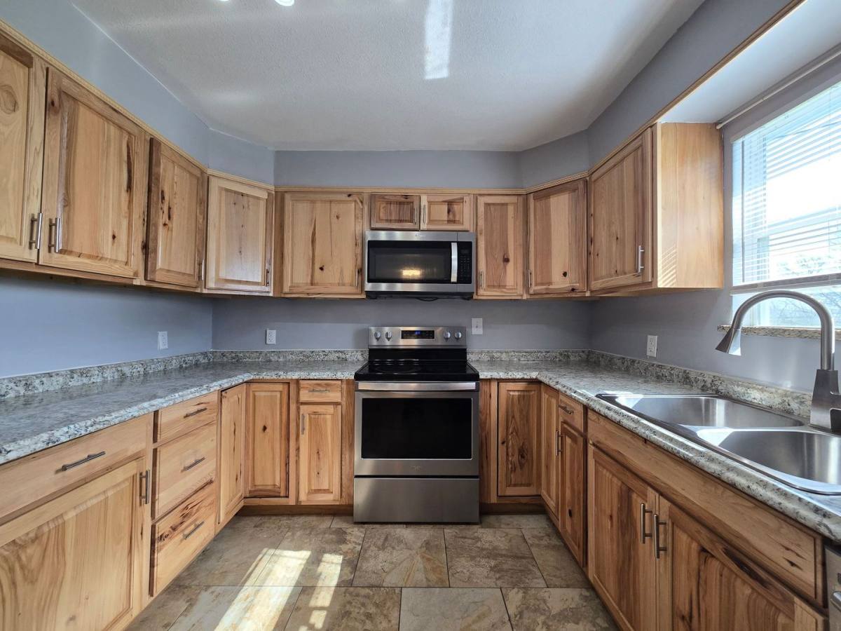 House for rent at 1111 S Martin Luther King Blvd, Temple, TX 76504