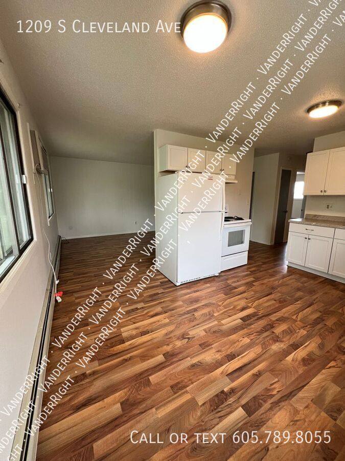 Apartment for rent at 1209 S Cleveland Ave #2, Sioux Falls, SD 57103
