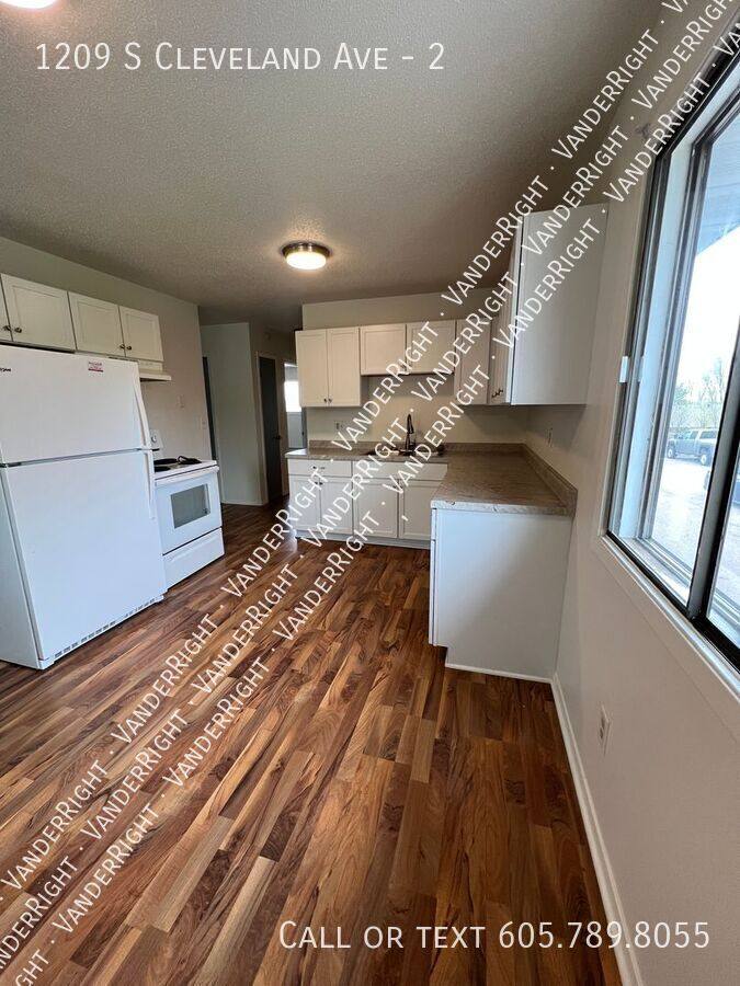 Apartment for rent at 1209 S Cleveland Ave #2, Sioux Falls, SD 57103