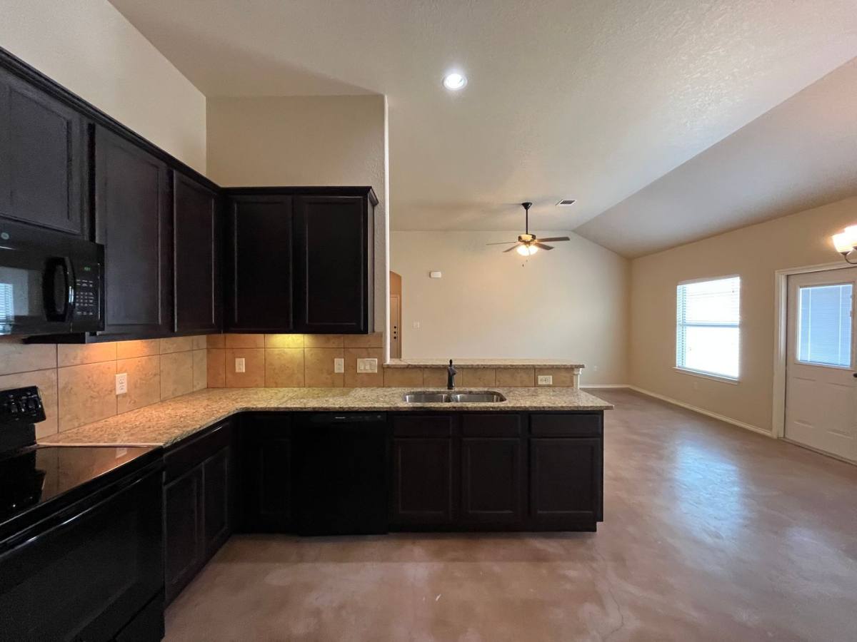 House for rent at 698 Saengerhalle Rd, New Braunfels, TX 78130