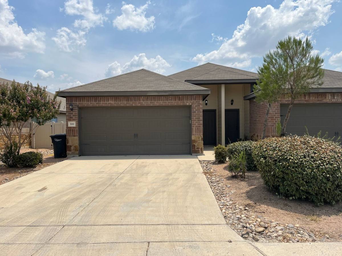 House for rent at 698 Saengerhalle Rd, New Braunfels, TX 78130