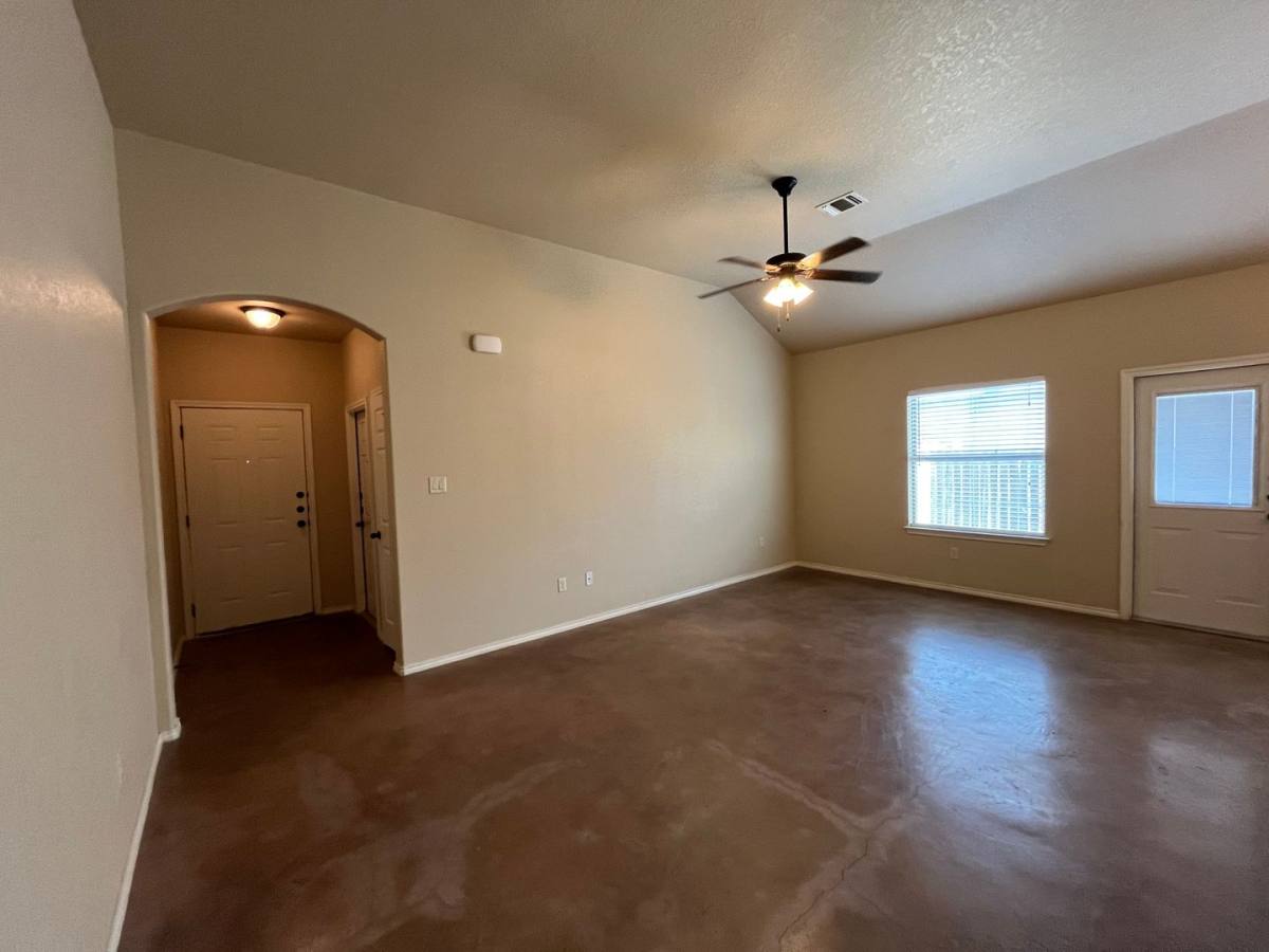 House for rent at 698 Saengerhalle Rd, New Braunfels, TX 78130
