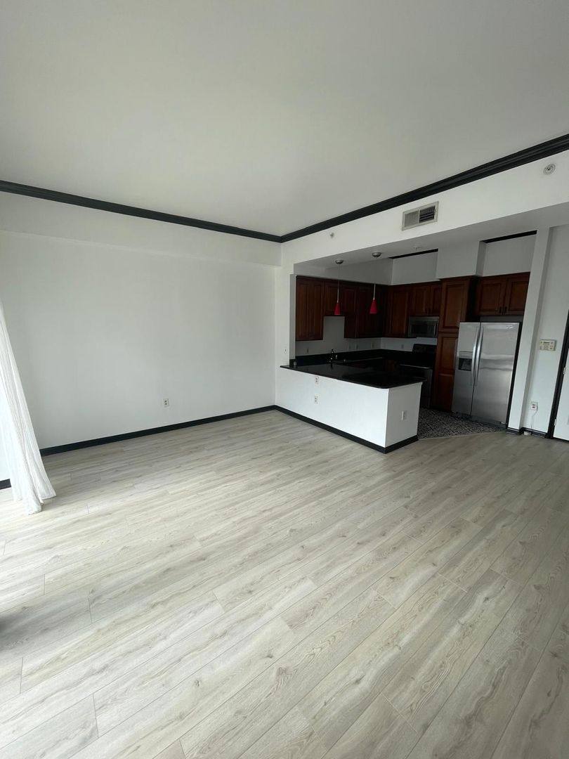 Condo for rent at 3225 Turtle Creek Blvd, Dallas, TX 75219