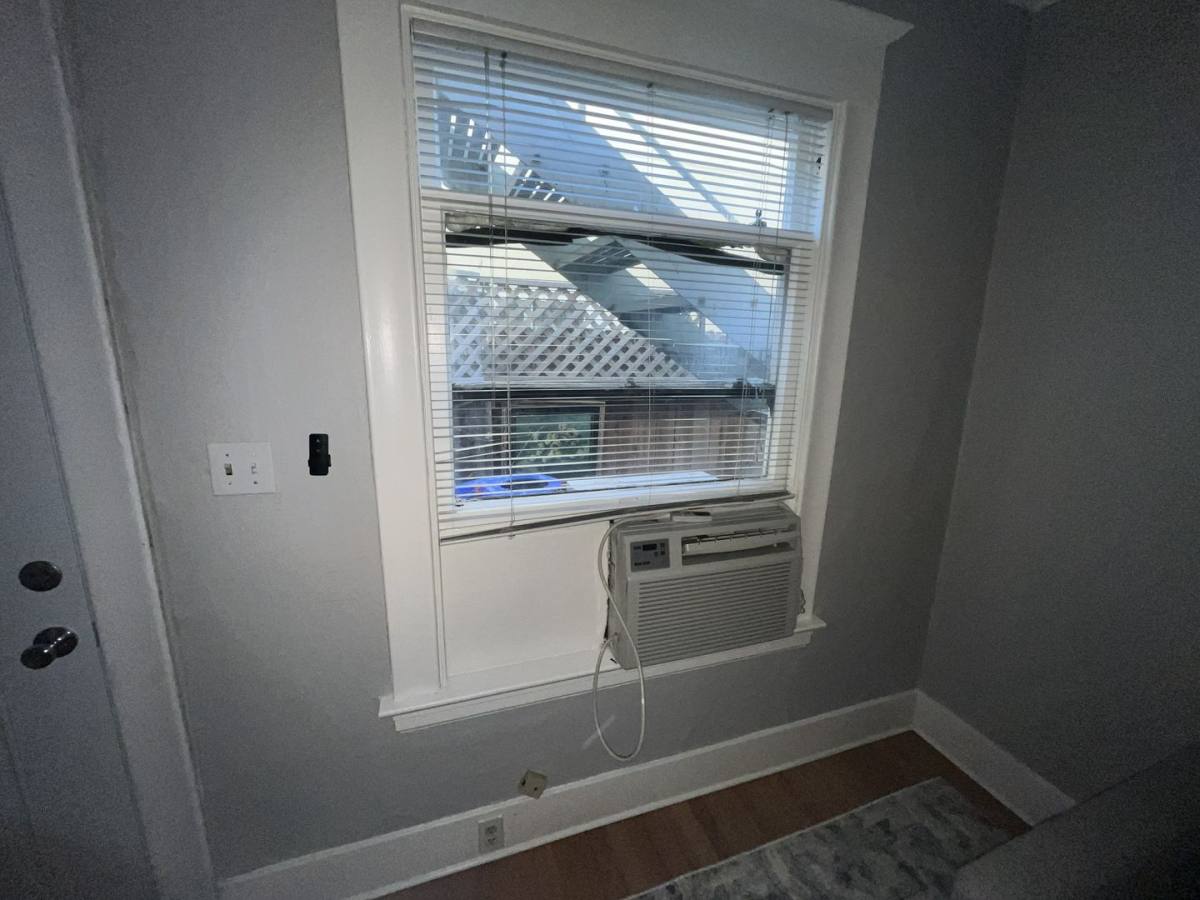 Apartment for rent at 2612-2614 Q St, Sacramento, CA 95816