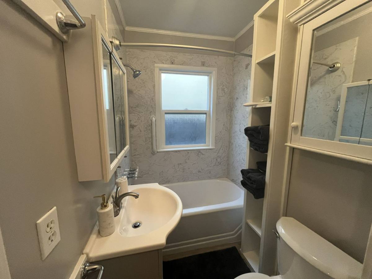 Apartment for rent at 2612-2614 Q St, Sacramento, CA 95816
