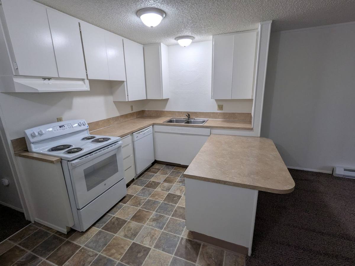 Apartment for rent at 1720-1738 Broadway St NE, Salem, OR 97301
