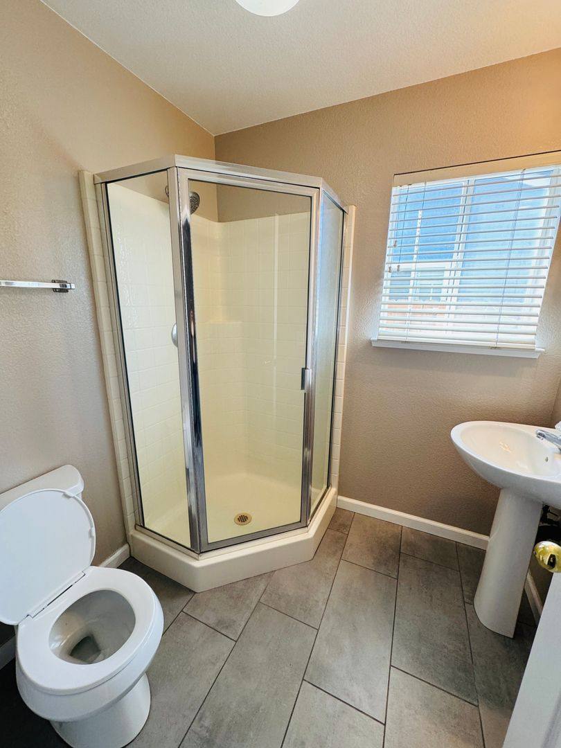 House for rent at 1037 Sandra St, Los Banos, CA 93635
