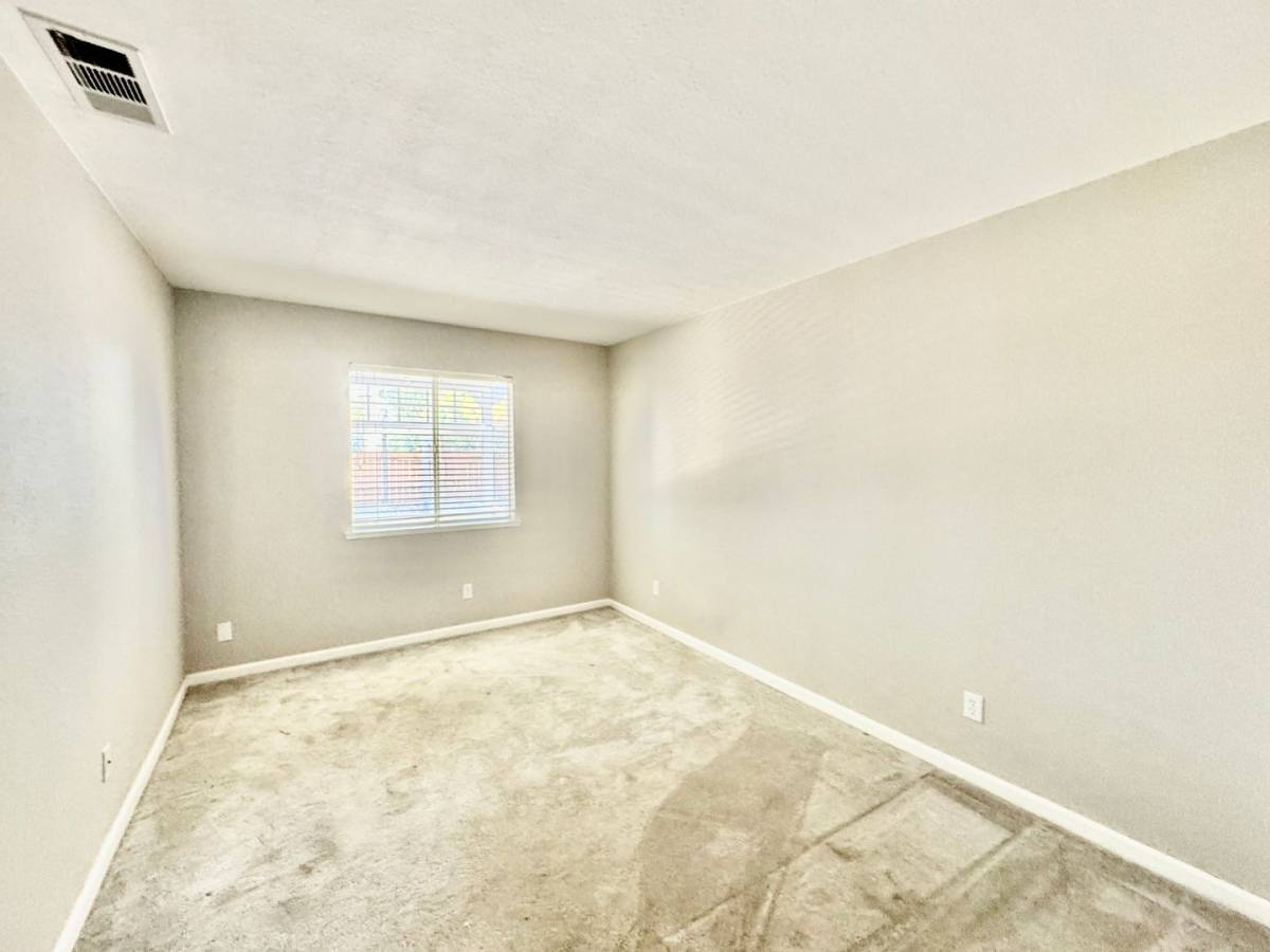 House for rent at 1037 Sandra St, Los Banos, CA 93635