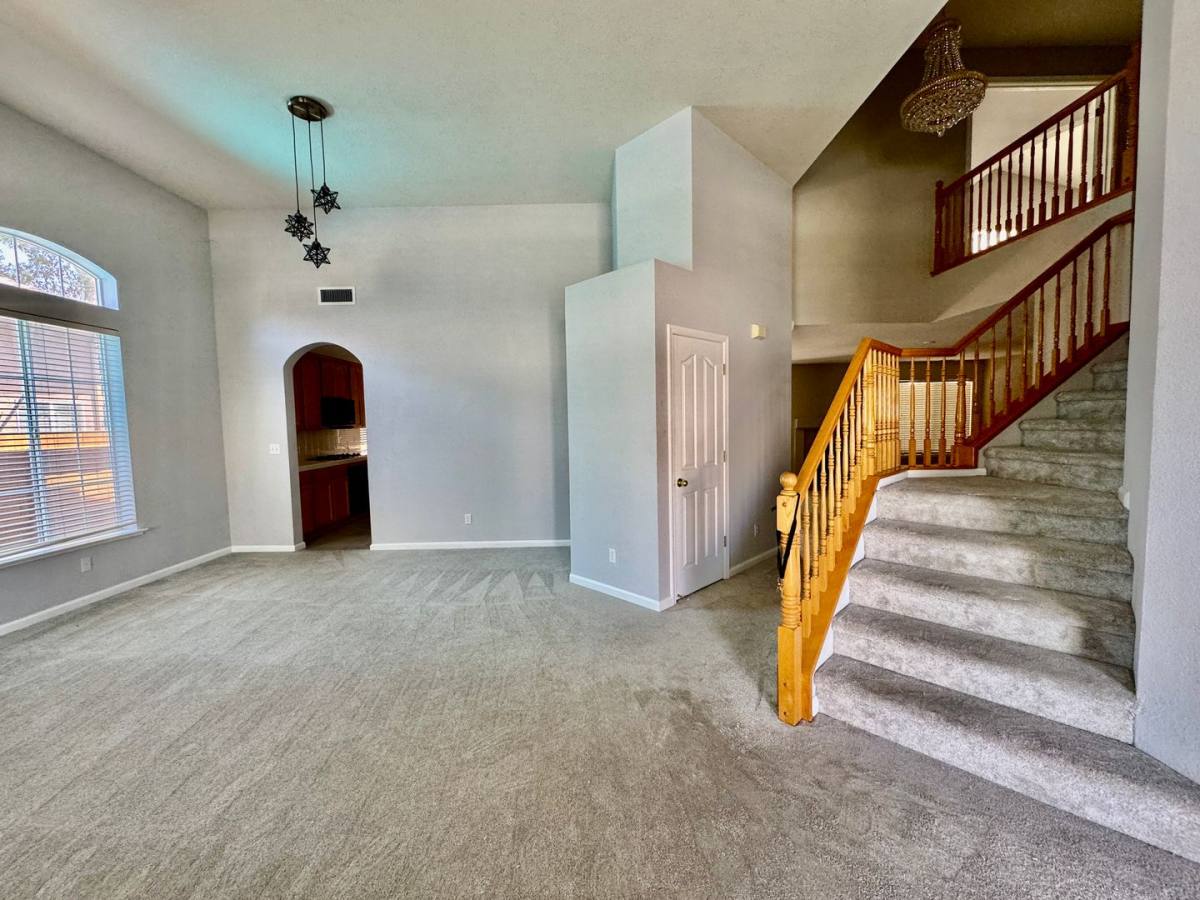House for rent at 1037 Sandra St, Los Banos, CA 93635