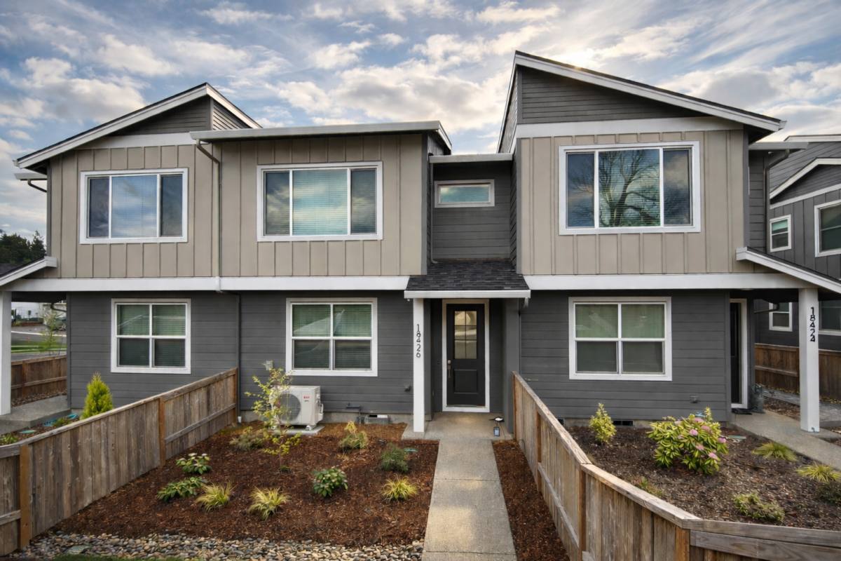 Townhouse for rent at 18426 NE 46th Place, Vancouver, WA 98686