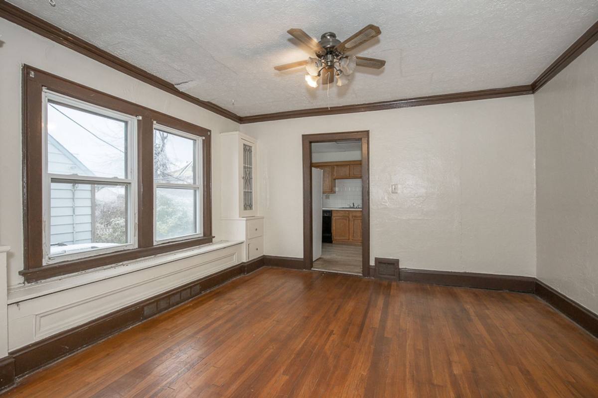 Apartment for rent at 4913 E, Cleveland, OH 44125