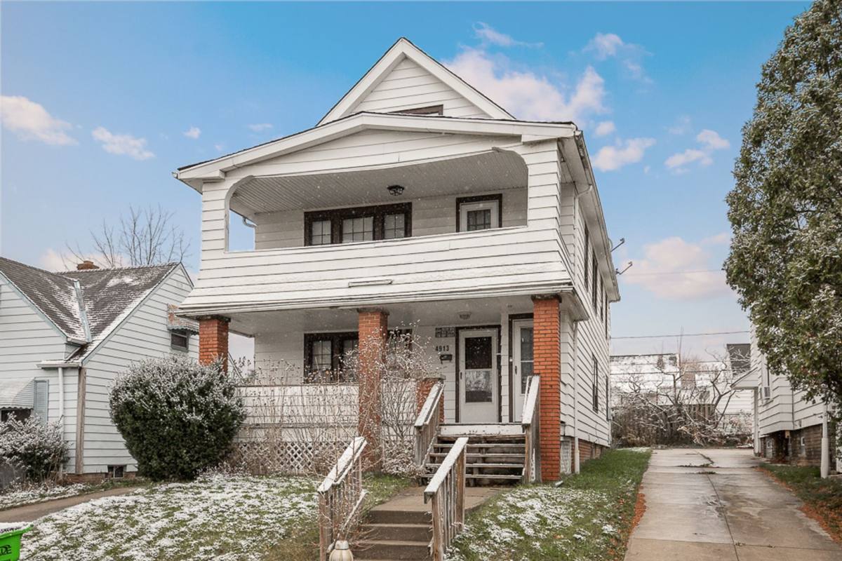 Apartment for rent at 4913 E, Cleveland, OH 44125