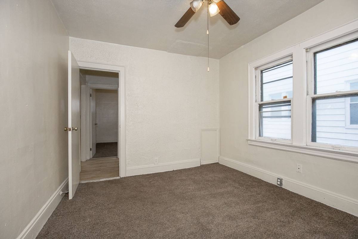 Apartment for rent at 4913 E, Cleveland, OH 44125