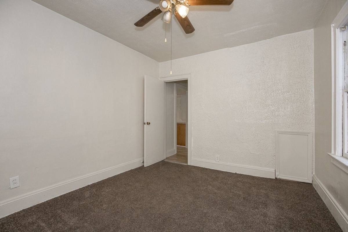 Apartment for rent at 4913 E, Cleveland, OH 44125