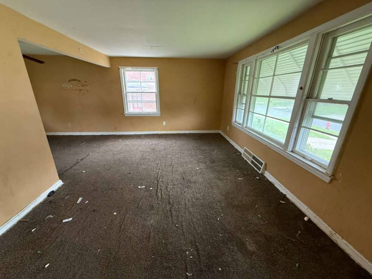 House for rent at 5470 Hollywood, Maple Heights, OH 44137