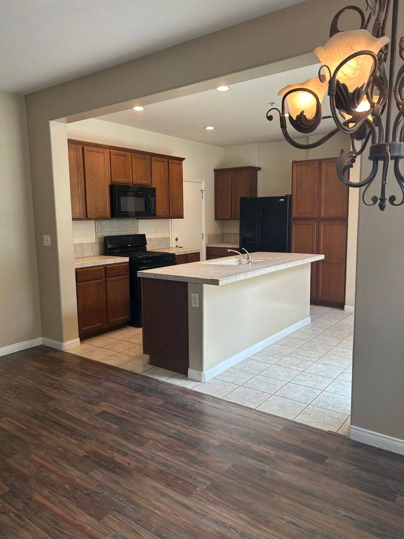 House for rent at 1925 Holt Rinehart Ave, Bakersfield, CA 93311