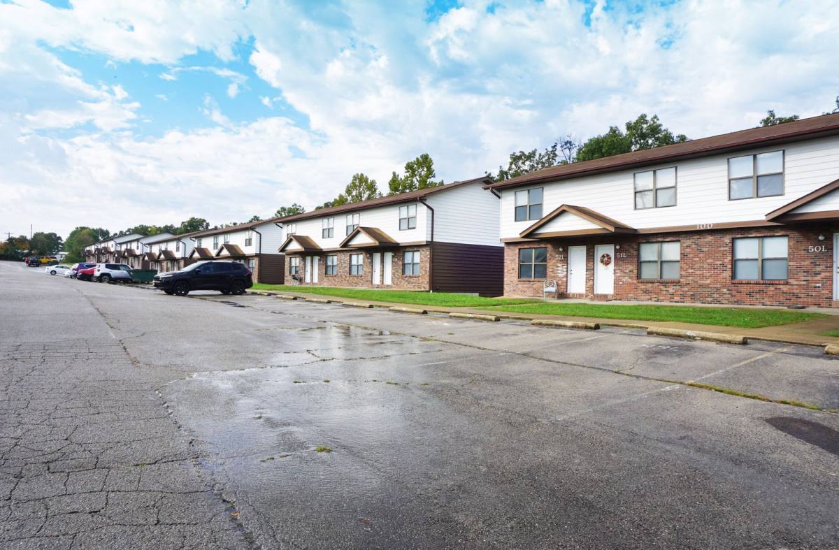 Apartment for rent at 111 Carter St, Saint Robert, MO 65584