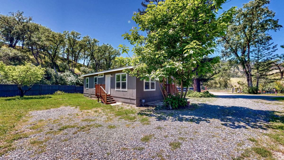 House for rent at 5326 Briggs Ranch Rd, Calistoga, CA 94515