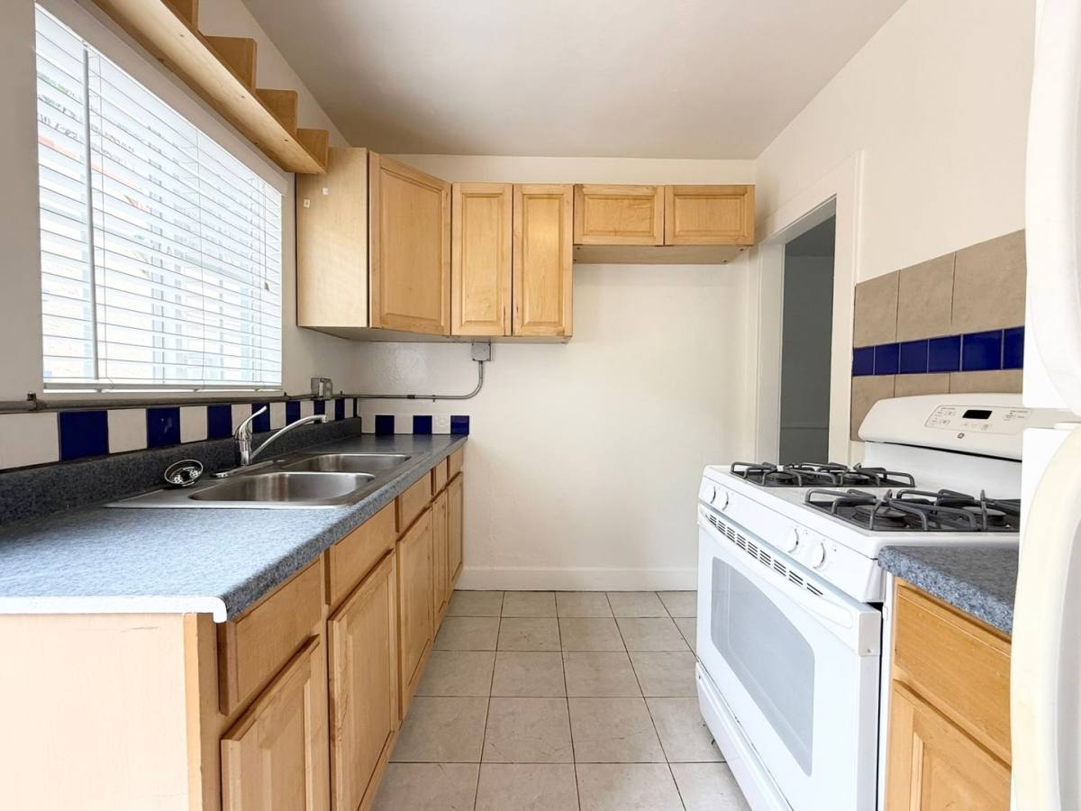 Apartment for rent at 400 Civic Center Dr E, Oceanside, CA 92054