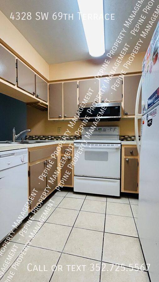 Townhouse for rent at 4328 SW 69th Terrace, Gainesville, FL 32608