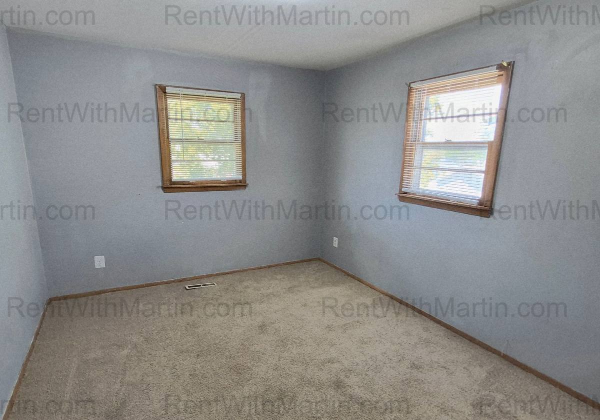 Apartment for rent at 237 Miriam Dr, Waterloo, IA 50702