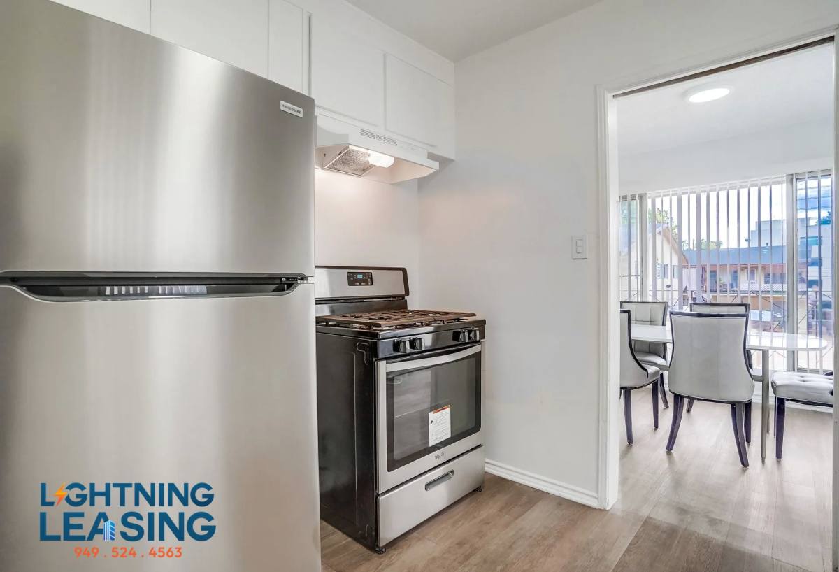 Apartment for rent at 12310 Chandler Blvd #41A, Valley Village, CA 91607