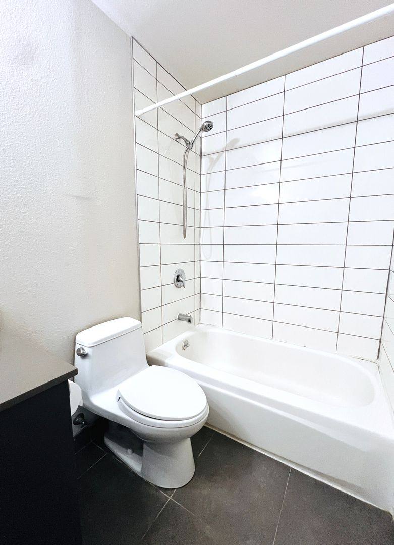 Apartment for rent at 844 NE 69th St, Seattle, WA 98115