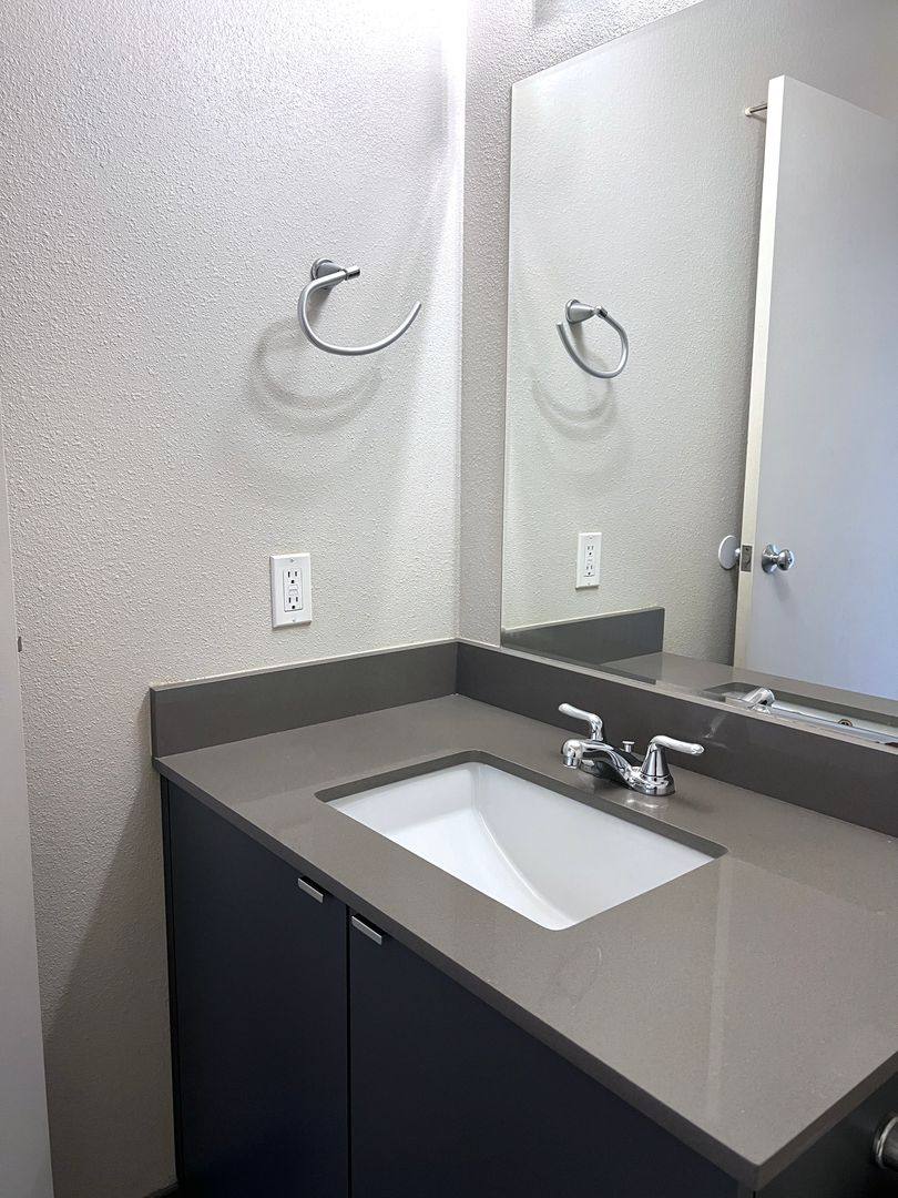 Apartment for rent at 844 NE 69th St, Seattle, WA 98115