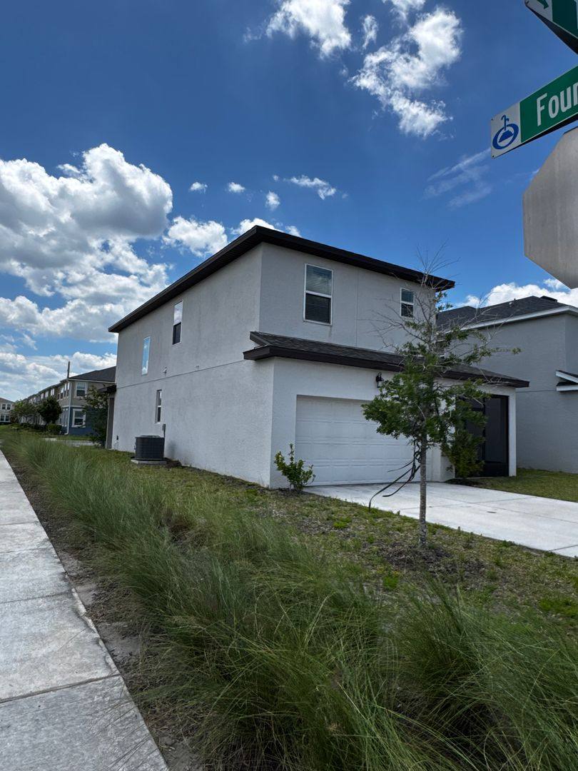House for rent at 11777 Globe St, Orlando, FL 32832