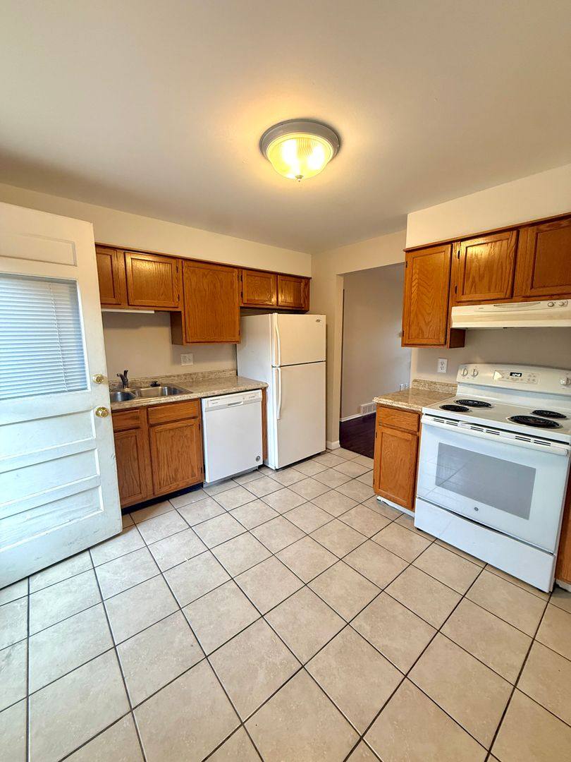 Apartment for rent at 8626 W 54th Place, Arvada, CO 80002