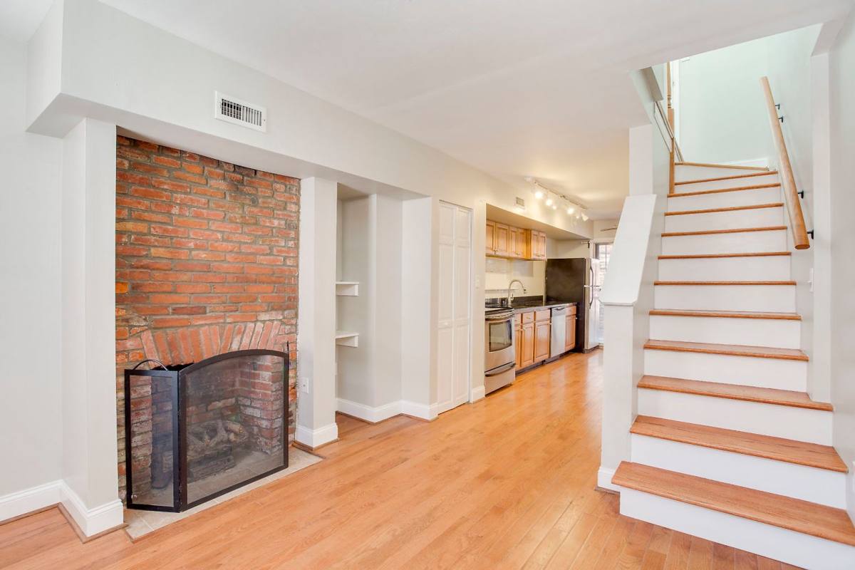 Townhouse for rent at 7 E Hamburg St, Baltimore, MD 21230