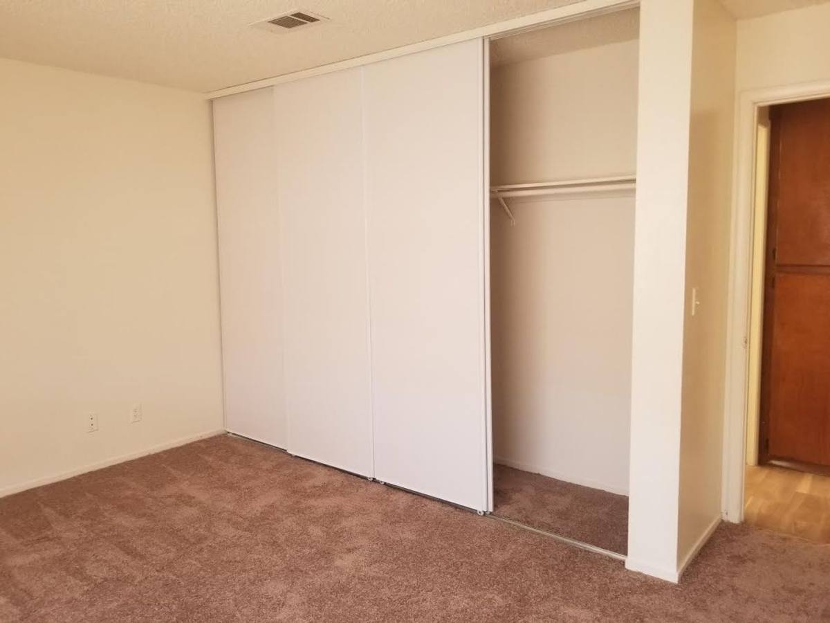 House for rent at 3309 N Miramar Dr, Las Vegas, NV 89108
