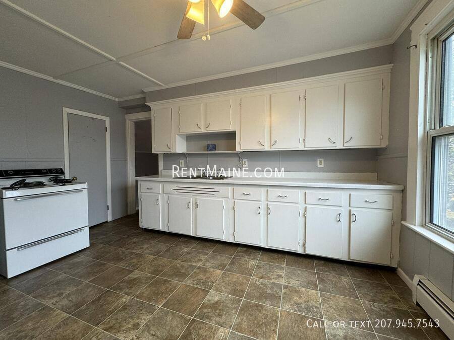 Apartment for rent at 13 Kidder St #3, Waterville, ME 04901