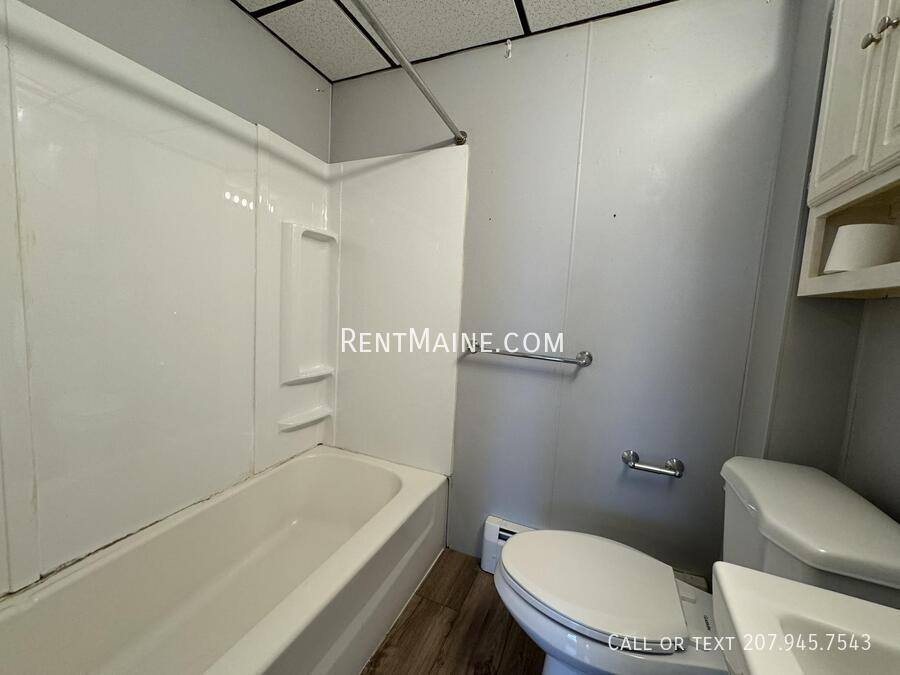 Apartment for rent at 13 Kidder St #3, Waterville, ME 04901