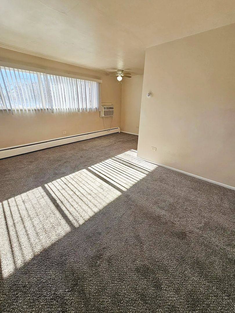 Apartment for rent at 1415 Clinton St, Aurora, CO 80010