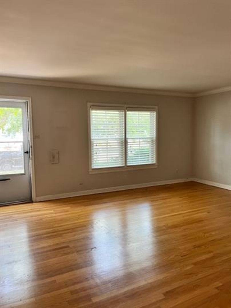 Townhouse for rent at 244 Elgin Ave #1, Forest Park, IL 60130