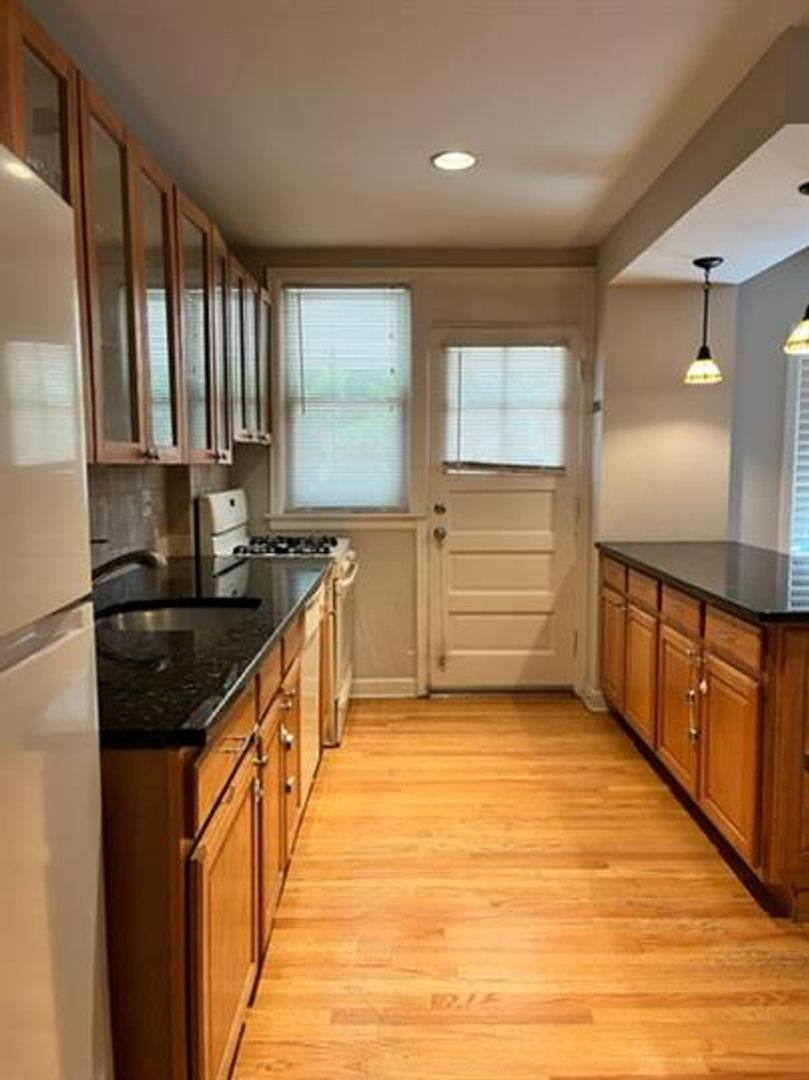 Townhouse for rent at 244 Elgin Ave #1, Forest Park, IL 60130